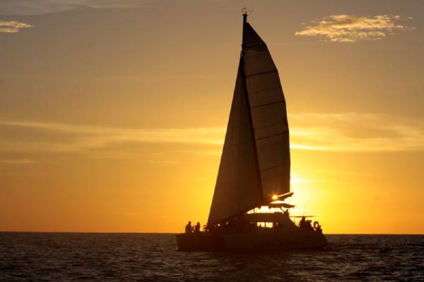 Evening tour - An afternoon of sailing and snorkeling with Lazy Lizard provides
                                the perfect combination of relaxation